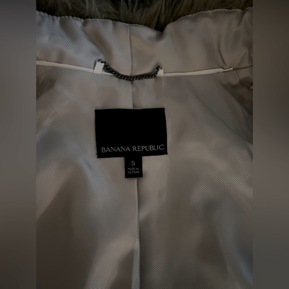 BANANA REPUBLIC Faux-Fur Vest - Picture 8 of 10